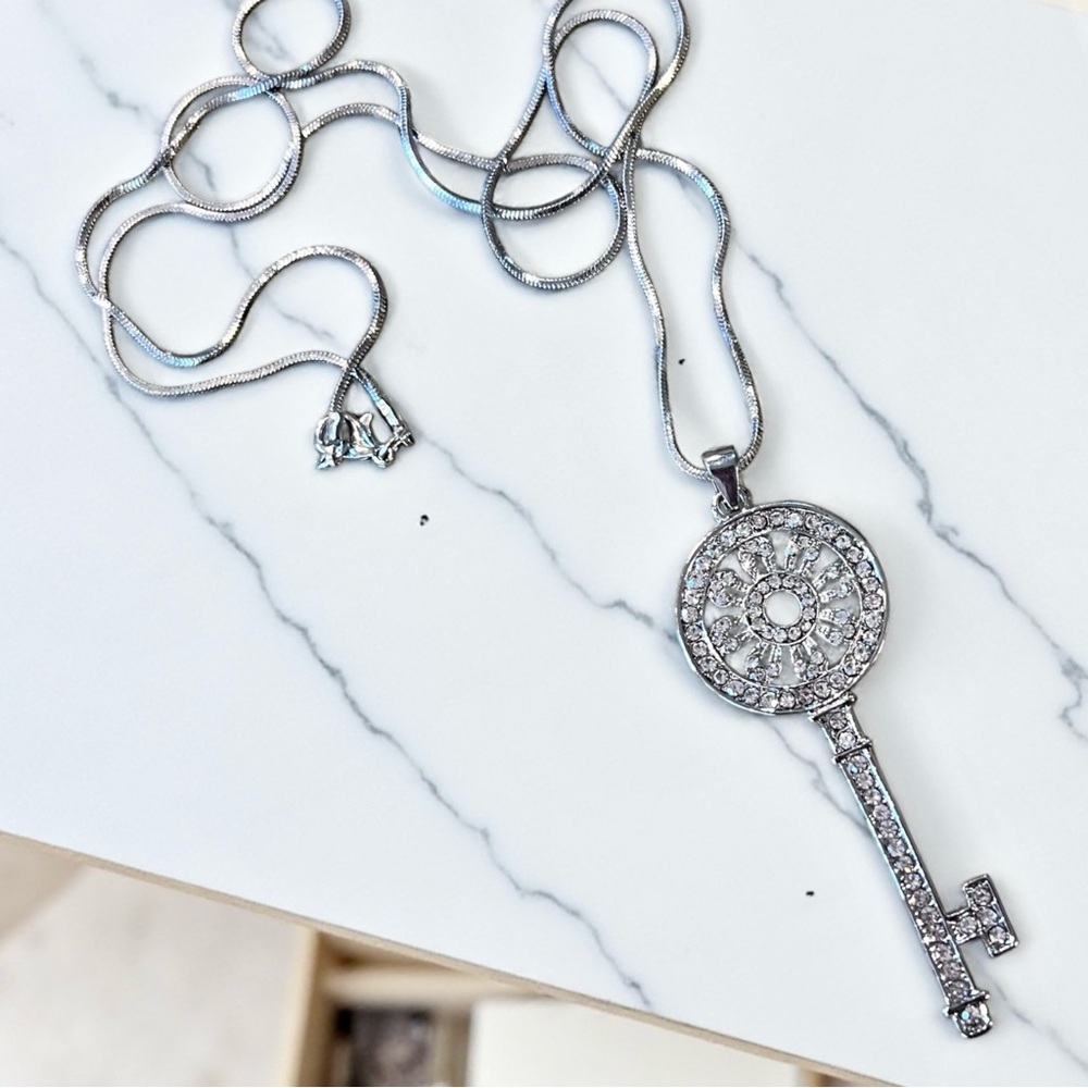 Rhinestone Key Pendant Necklace - Picture 15 of 17
